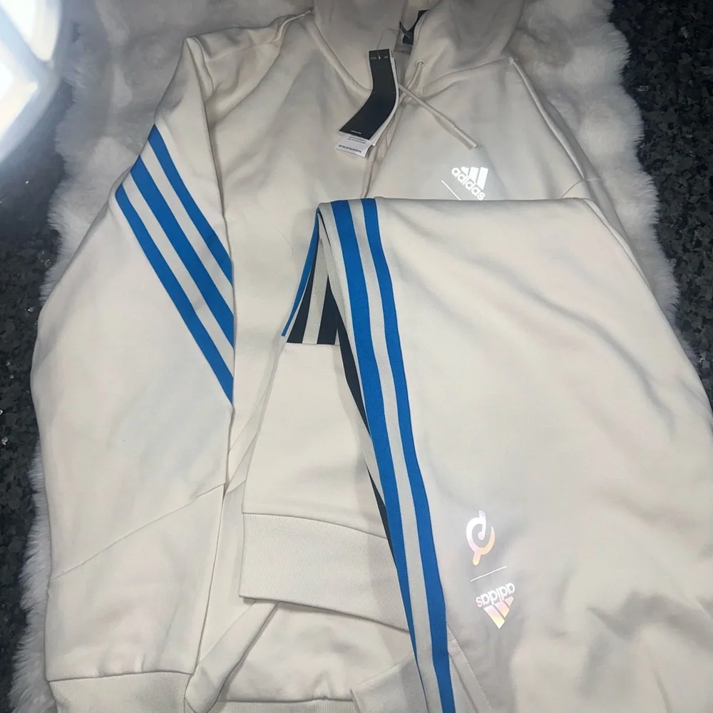 Adidas Cream Hoodie with Blue Stripes & pants. Set - Picture 3 of 4